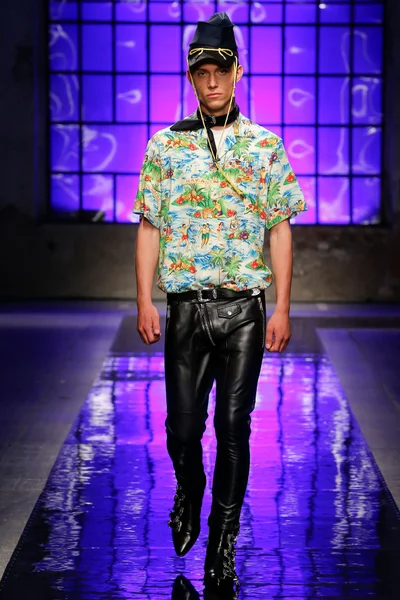 Look 29